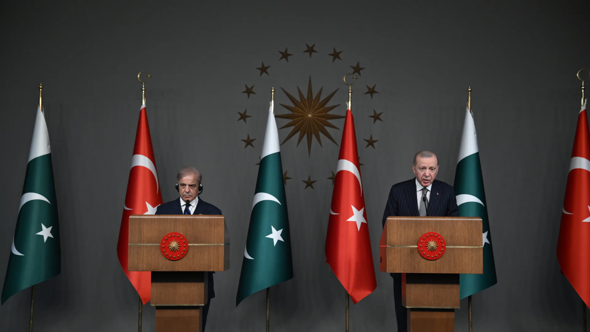 Cumhurbaşkanı Erdoğan ve Pakistan Başbakanı Şerif'ten Kritik İşbirliği Mesajları Cumhurbaşkanı Erdoğan ve Pakistan Başbakanı Şerif'ten Kritik İşbirliği Mesajları