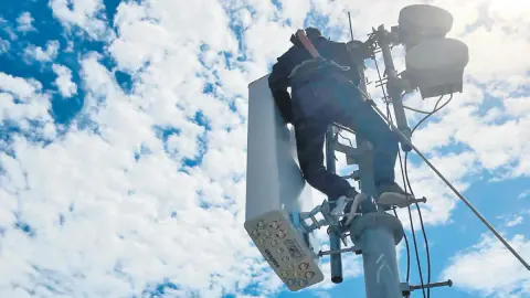 Aselsan ve Türk Telekom'dan Stratejik Ortaklık: Yerli Telefon 2027