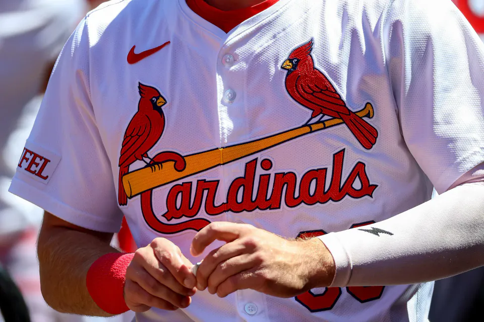 Amerikan Sporlarında 'Cardinals' Rüzgarı: MLB'de Zirve Yarışı, NFL'de Kamp Hazırlığı görseli
