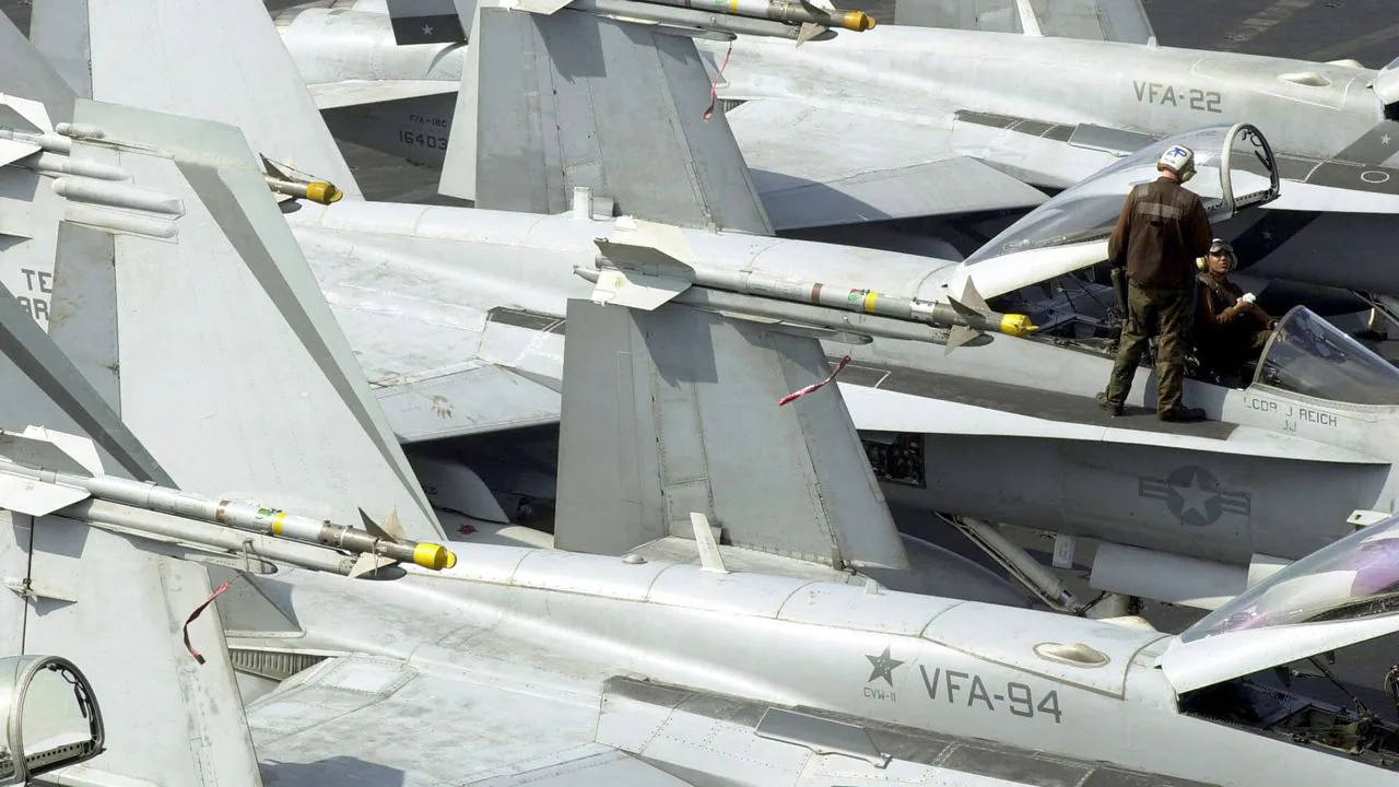 ABD Donanması F/A-18 Super Hornet Jetleri İçin 3D Yazıcı Dönemini Başlatıyor ABD Donanması F/A-18 Super Hornet Jetleri İçin 3D Yazıcı Dönemini Başlatıyor