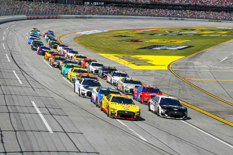 NASCAR Cup Series'te Heyecan Dorukta: eero 400 Yarışı ve Şampiyonluk Yarışı