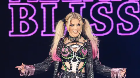 Alexa Bliss ve Charlotte Flair İttifakı: 'Allies of Convenience'