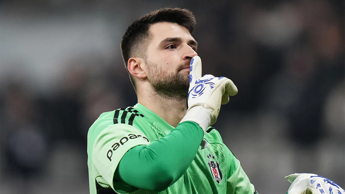 Beşiktaş'ın eski kalecisi Ersin Destanoğlu İngiltere yolunda: Hull City ile anlaştı Beşiktaş'ın eski kalecisi Ersin Destanoğlu İngiltere yolunda: Hull City ile anlaştı