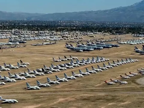 The Boneyard: Arizona Çölü'ndeki Dev Askeri Uçak Mezarlığı