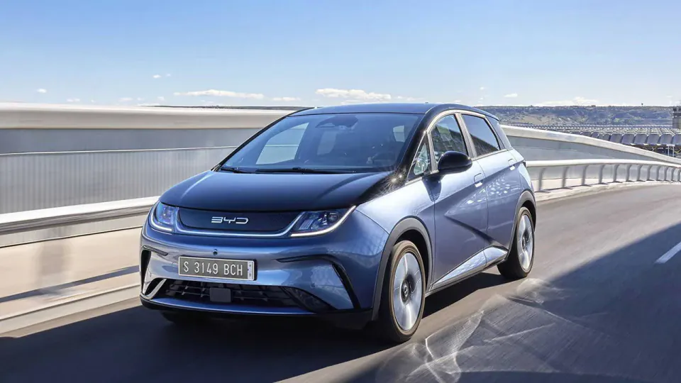 İngiltere'de Elektrikli Otomobil Satışları Rekora Koşuyor: Pazar Payı %30'a Ulaştı görseli