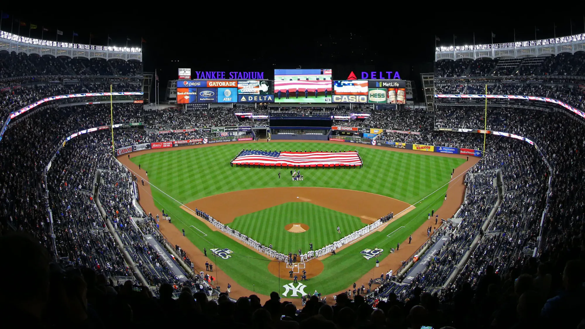AL East'te Zirve Savaşı: Tampa Bay Rays ve New York Yankees Karşı Karşıya AL East'te Zirve Savaşı: Tampa Bay Rays ve New York Yankees Karşı Karşıya