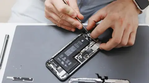 Kadıköy iPhone Tamiri Rehberi 2026: En İyi Servisler ve Güncel Fiyatlar
