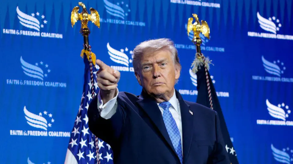Trump'ın Yeni Rotası: Ticaret Savaşları, Kripto Serveti ve Hukuki Engeller görseli