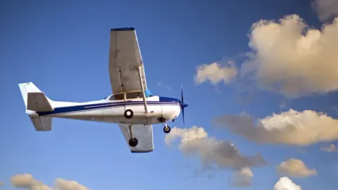 Bahamalar'da Trajedi: Flamingo Air Uçağı Düştü, 10 Kişi Hayatını Kaybetti