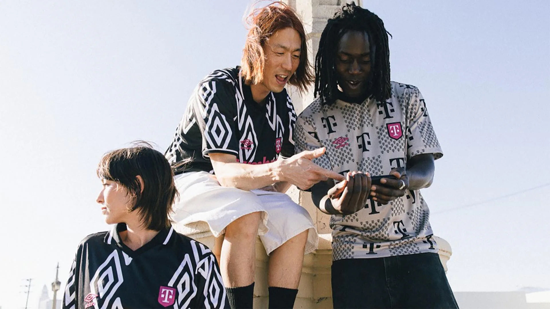 T-Mobile'dan Müşterilerine Özel Sınırlı Sayıda Dünya Kupası Forması T-Mobile'dan Müşterilerine Özel Sınırlı Sayıda Dünya Kupası Forması