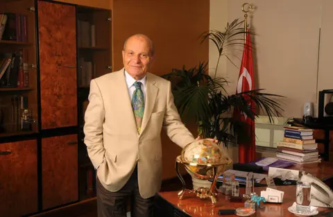 İstanbul Kültür Üniversitesi Kurucusu Fahamettin Akıngüç Hayatını Kaybetti