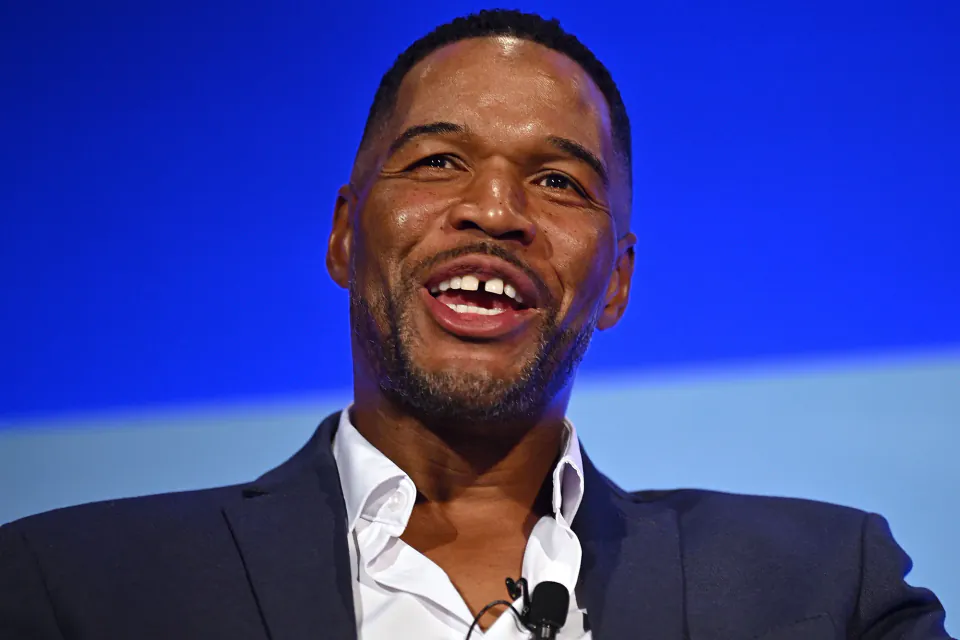 NFL'den Medya İmparatorluğuna: Michael Strahan'ın Başarı Yolculuğu görseli