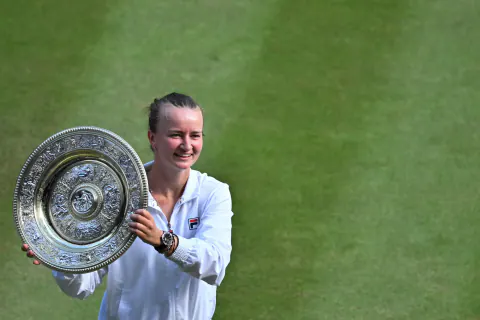 Wimbledon'da Tarihi Zafer: Barbora Krejčíková Tek Kadınlar Şampiyonu Wimbledon'da Tarihi Zafer: Barbora Krejčíková Tek Kadınlar Şampiyonu