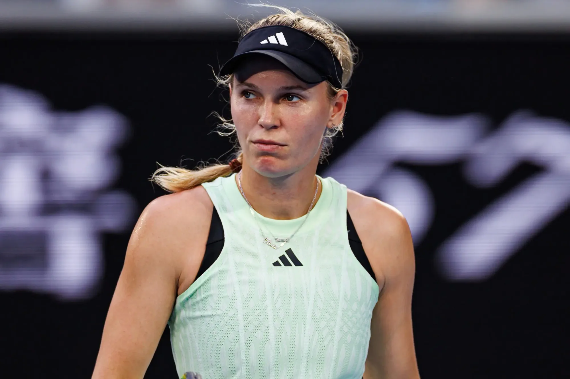 Caroline Wozniacki'nin Tenis Dünyasına Dönüşü: Emeklilikten Kortlara Caroline Wozniacki'nin Tenis Dünyasına Dönüşü: Emeklilikten Kortlara