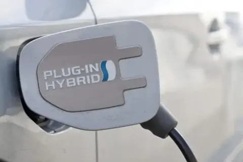 Plug-in Hybrid Otomobillerin Ömrü Ne Kadar? Batarya ve Bakım Maliyetleri