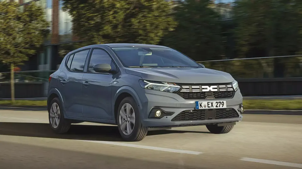 Dacia Sandero Hybrid 155 Tanıtıldı: Yakıt Tüketimi ve Teknik Detaylar görseli