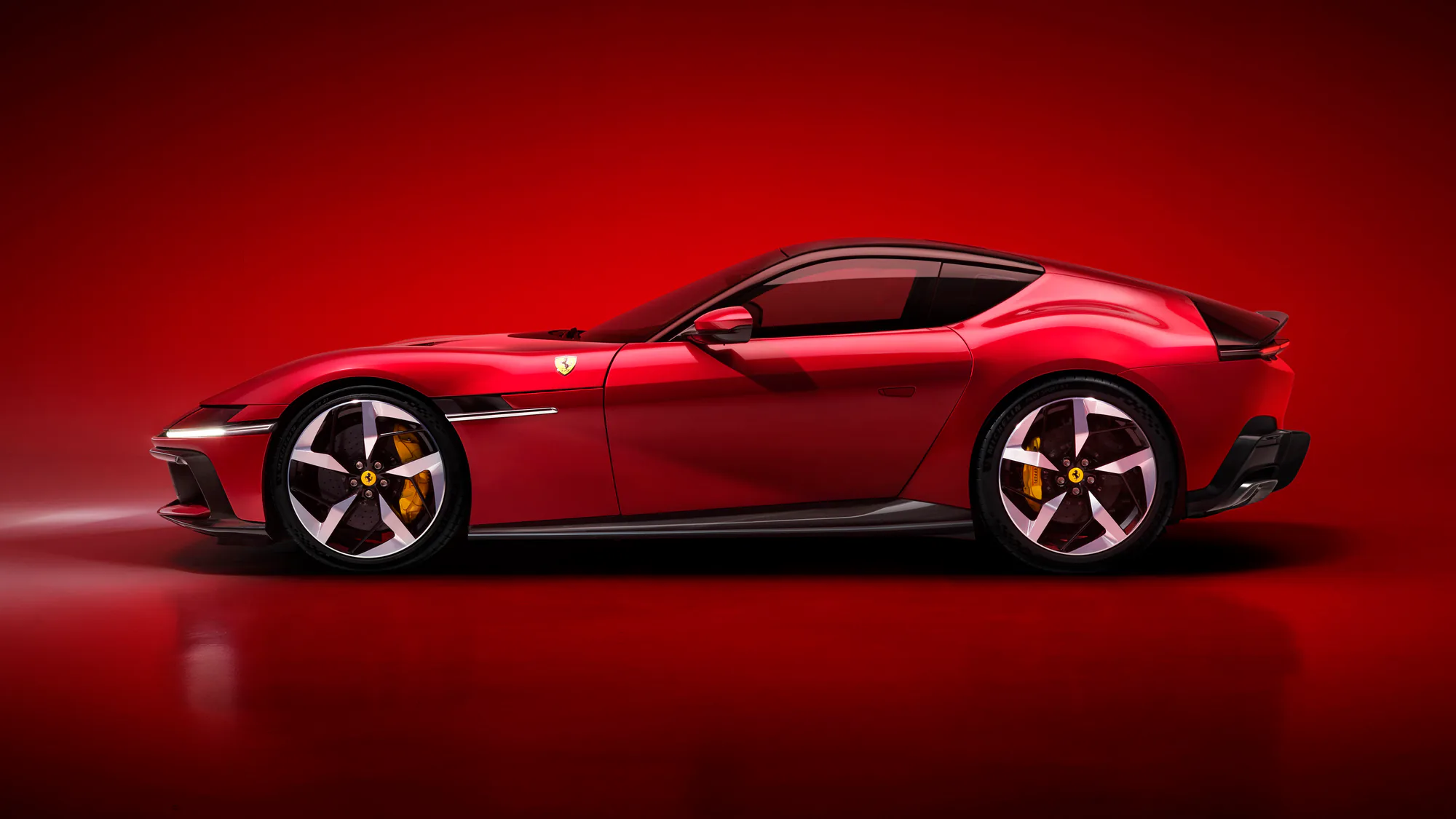 Ferrari 12Cilindri Manuale: Maranello'da Analog Dönüş ve 'By-Wire' Devrimi Ferrari 12Cilindri Manuale: Maranello'da Analog Dönüş ve 'By-Wire' Devrimi