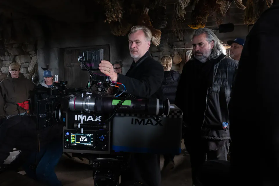 Universal'dan Christopher Nolan Hamlesi: Influencerlar Sinemaya Girdi görseli