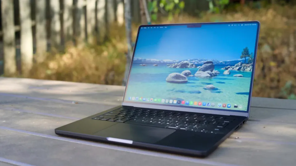 Apple'dan Giriş Seviyesi MacBook Pro'ya Yeni Tasarım Hamlesi görseli