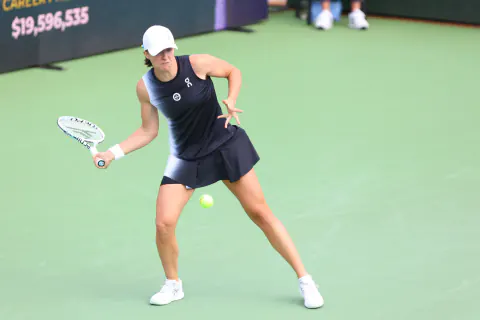Iga Świątek'ten Turnuvada Büyük Dönüş: Karolina Pliskova'yı Devirdi