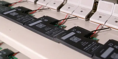 iPhone Bataryasının Üretim Süreci Ortaya Çıktı: iFixit Detayları Paylaştı