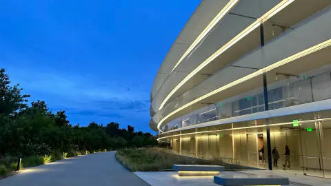 Rusya'dan Apple'a Ağır Tehdit: Uygulama Ayrımcılığı Nedeniyle 52 Milyon Dolar Ceza Kapıda