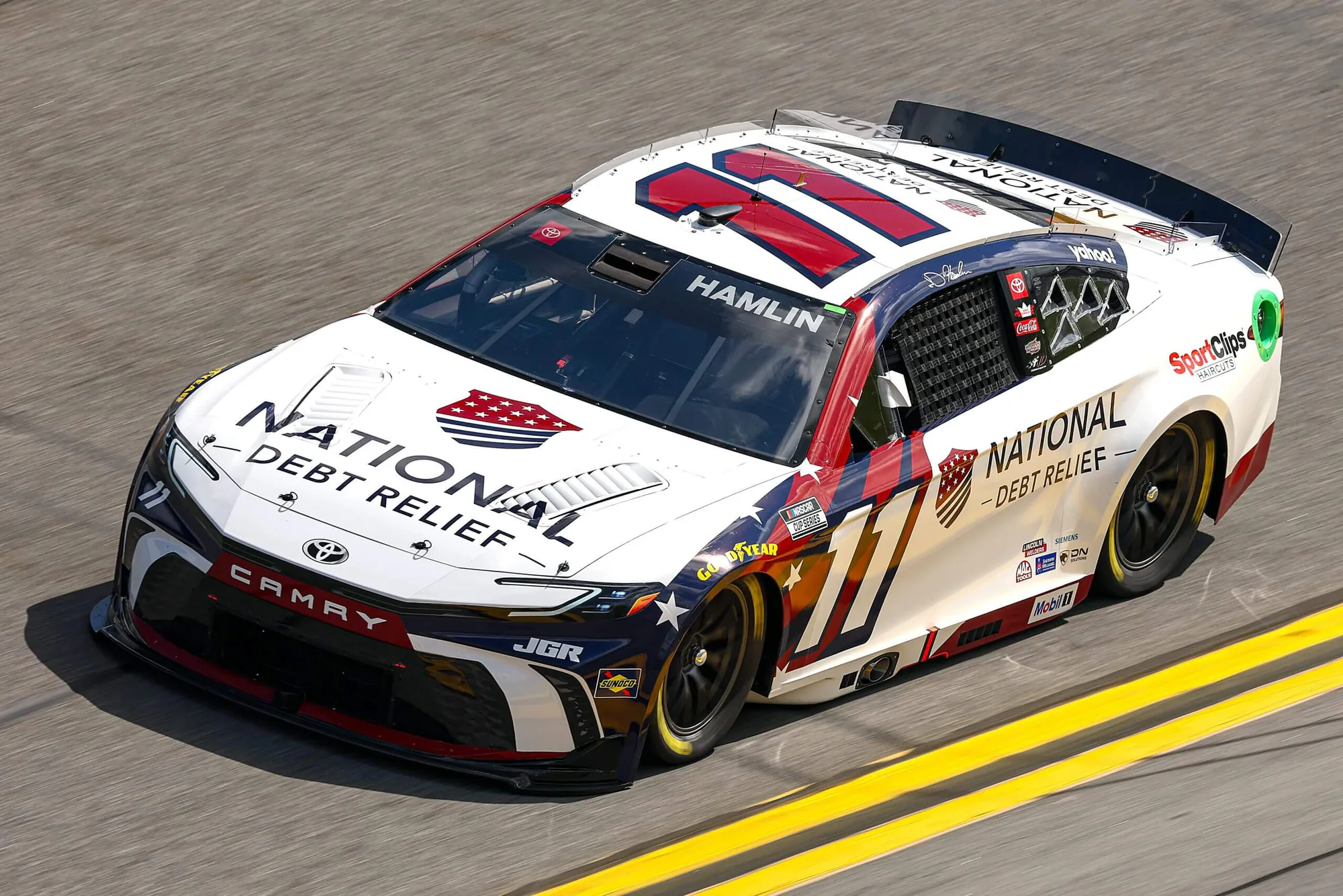 Denny Hamlin 2026 Sezonunda Durdurulamıyor: Pocono Zaferiyle Seri Yakaladı Denny Hamlin 2026 Sezonunda Durdurulamıyor: Pocono Zaferiyle Seri Yakaladı