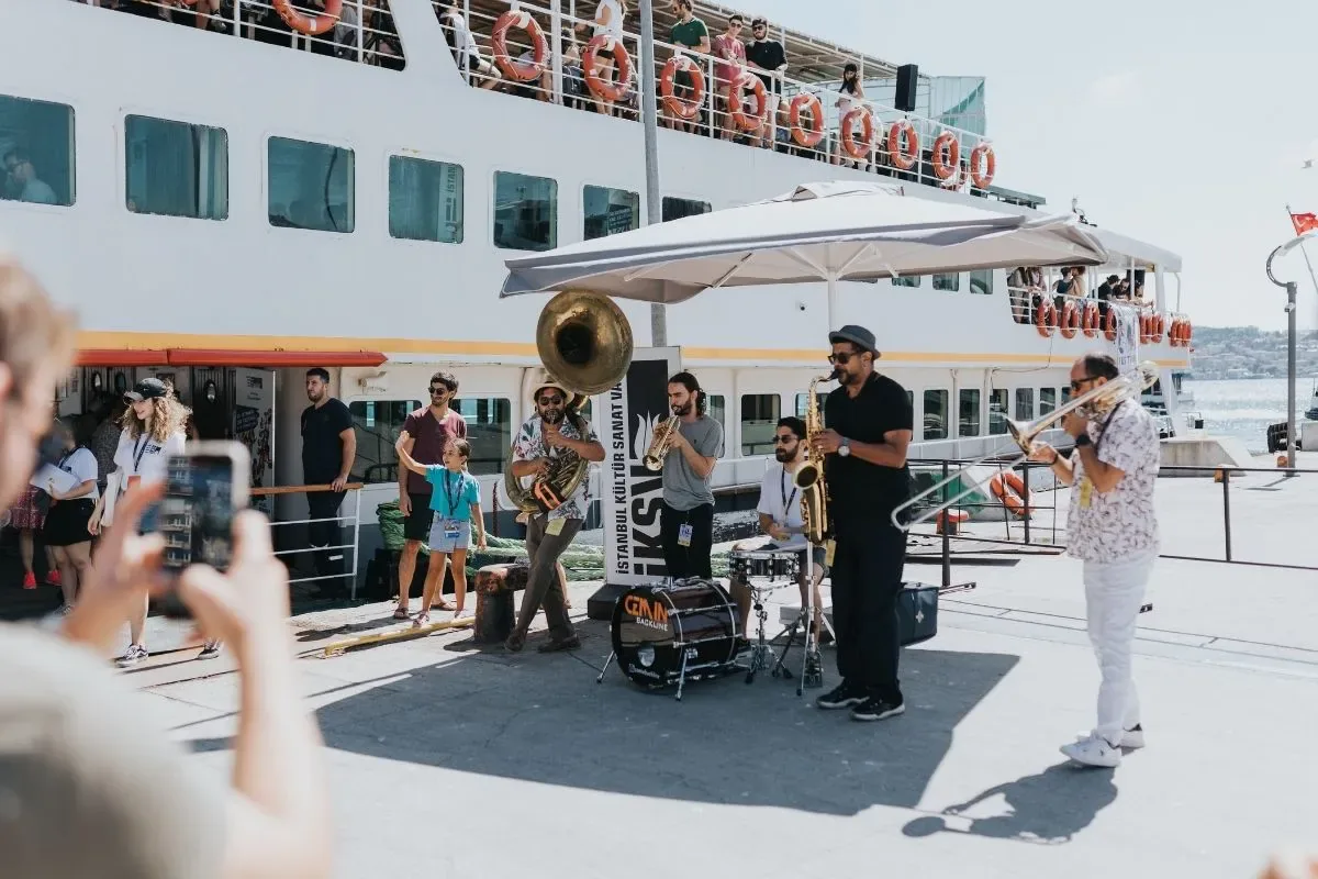 İstanbul Caz Festivali'nde Müzik Dolu Hafta Sonu: 11-12 Temmuz Programı İstanbul Caz Festivali'nde Müzik Dolu Hafta Sonu: 11-12 Temmuz Programı