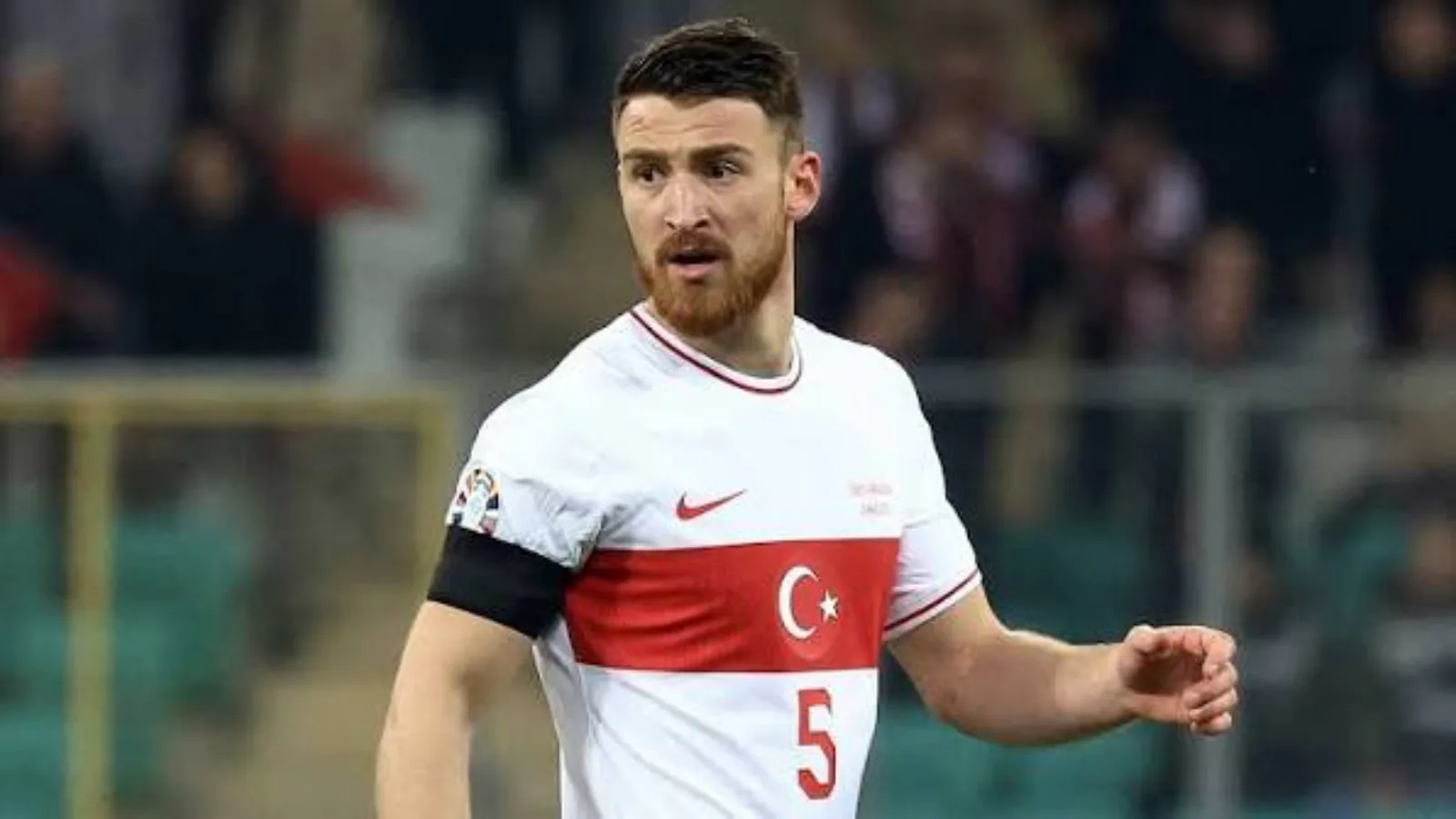 Beşiktaş'ta Transfer Şovu: Salih Özcan ile Anlaşma Sağlandı Beşiktaş'ta Transfer Şovu: Salih Özcan ile Anlaşma Sağlandı