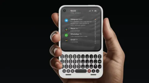 Android Telefonlarda Fiziksel QWERTY Klavye Dönemi Geri mi Dönüyor?